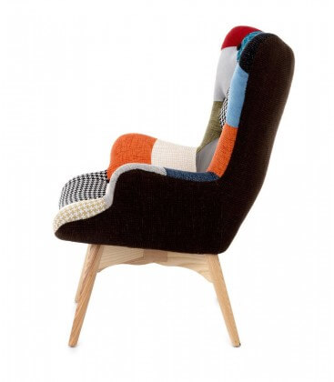 Poltrona moderna patchwork con gambe in legno