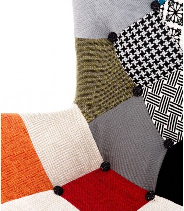 Poltrona moderna patchwork con gambe in legno