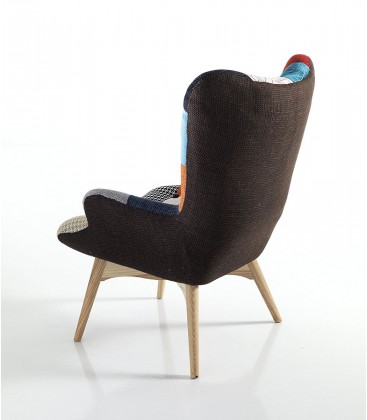 Poltrona moderna patchwork con gambe in legno