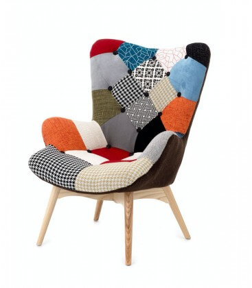 Poltrona moderna patchwork con gambe in legno