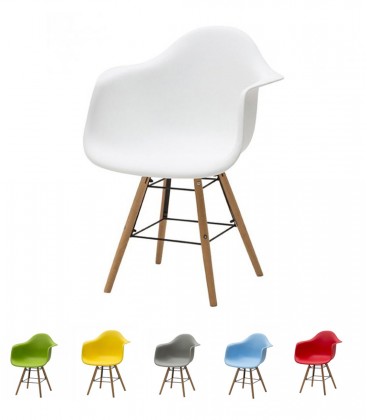Sedia poltroncina con gambe in legno