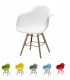 Sedia poltroncina con gambe in legno