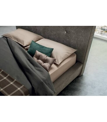 Letto matrimoniale imbottito elegante Chris Felis