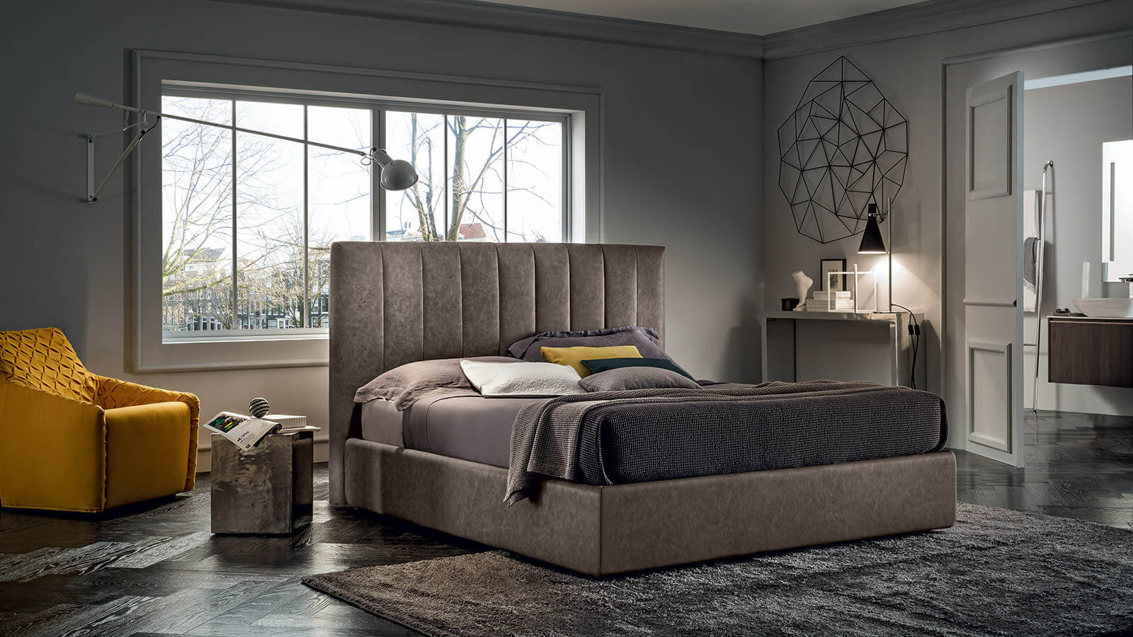 Letto contenitore testata imbottita alta Clyde Felis