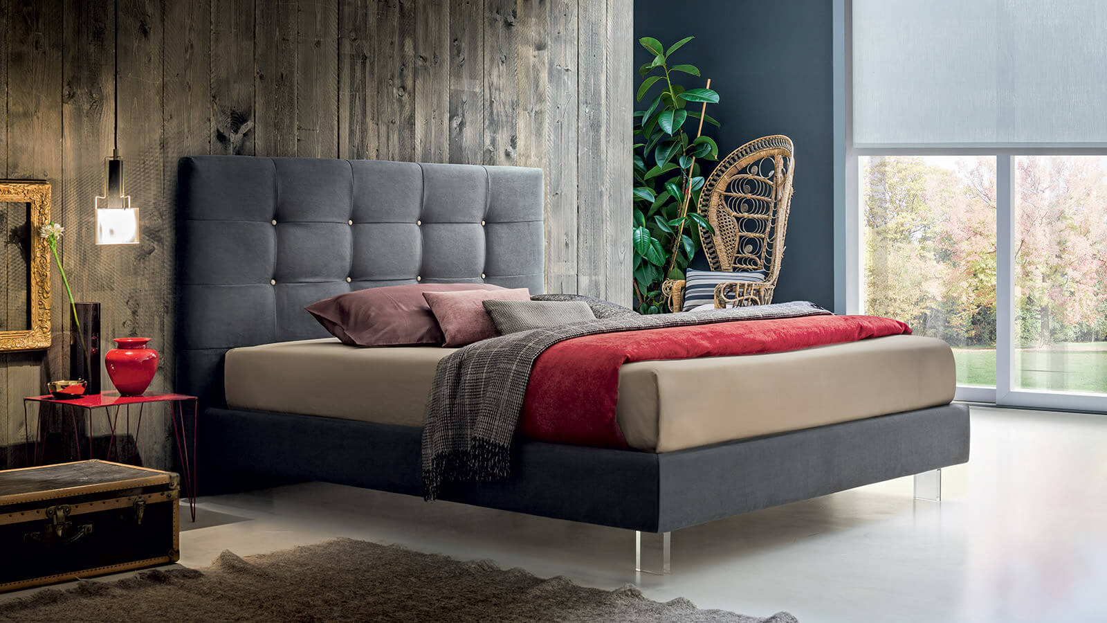 Letto classico moderno piedi plexiglass Dennis Felis