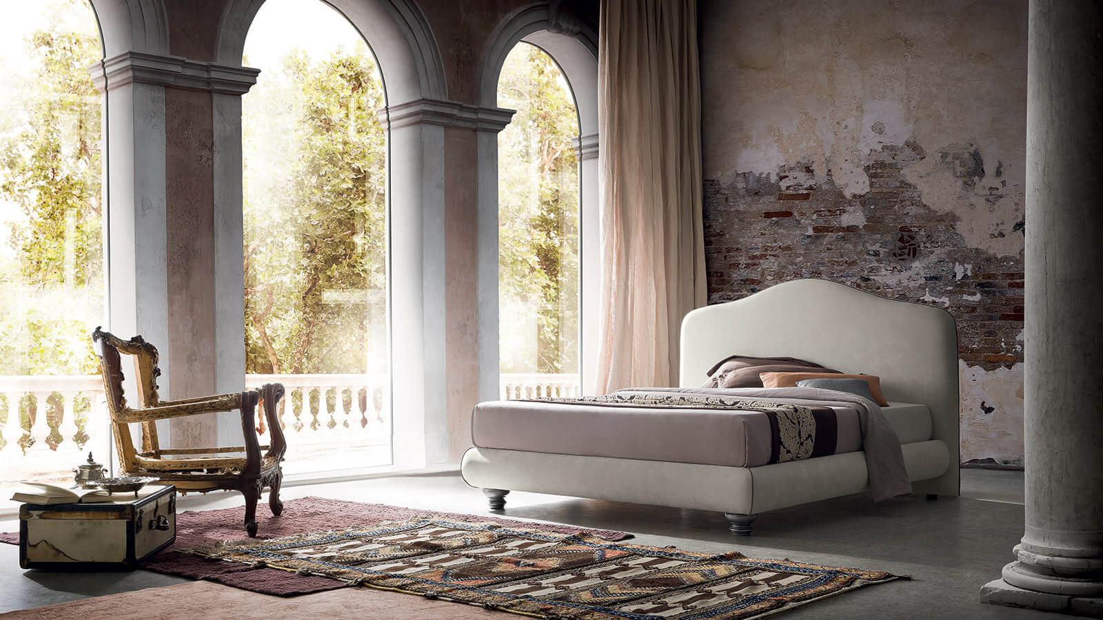 Letto imbottito testata classica lineare Damian Felis