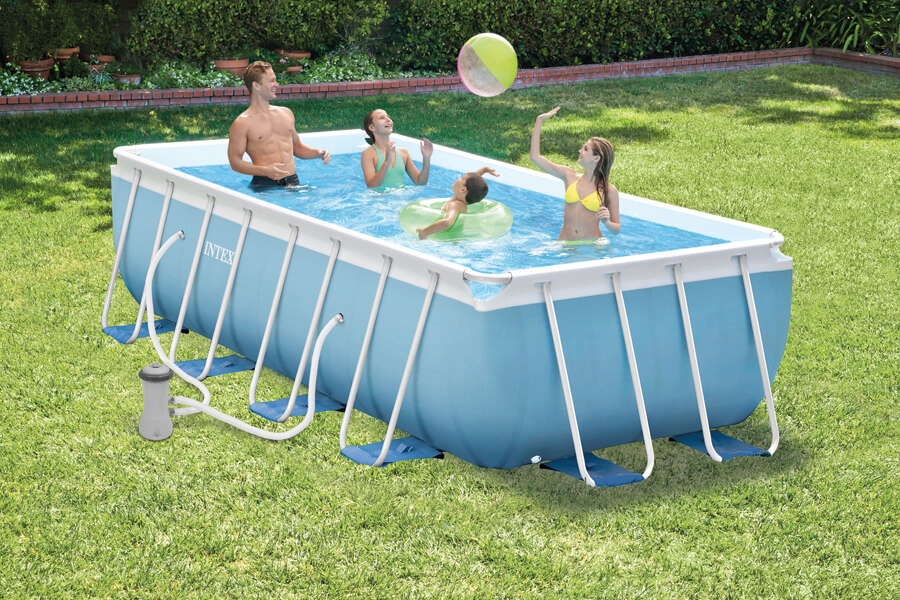 Piscina rettangolare con struttura portante