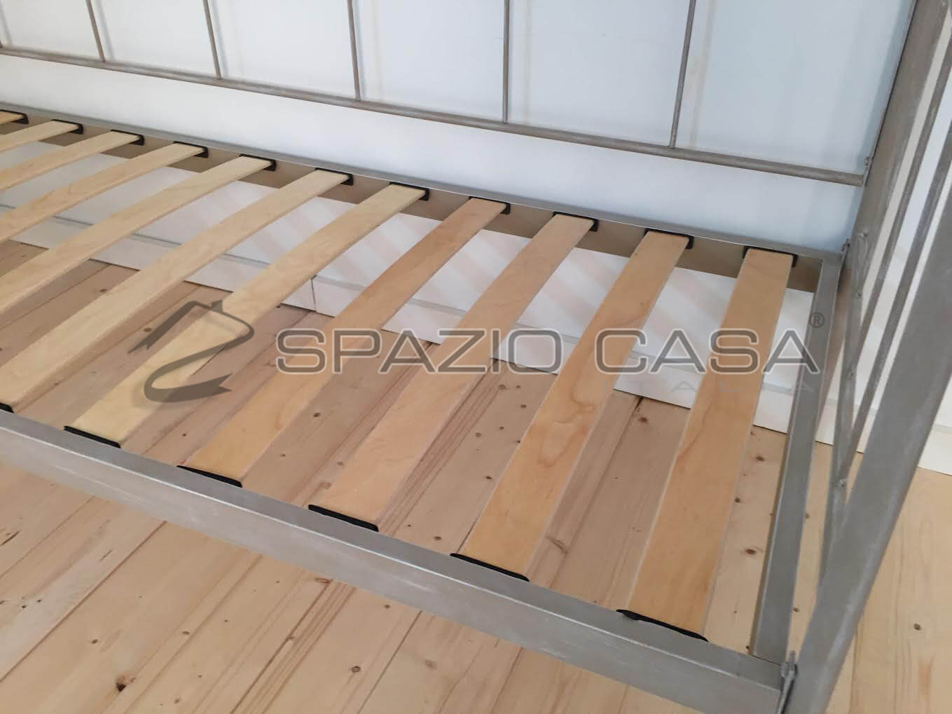 Dettaglio rete a doghe divano letto ferro battuto